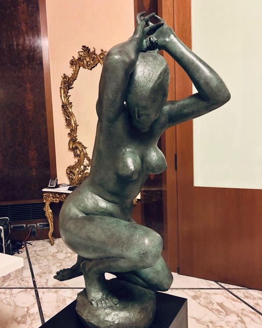 Statua in bronzo dello scultore Giulio Guiggi presso Fondazione Livorno 30 anni di attività